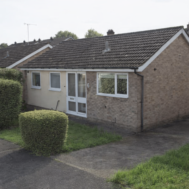 6 Thorncroft, Hornchurch RM11 1EU - Available Now!