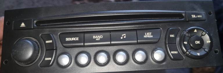 Car radio head unit