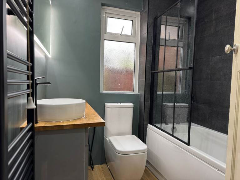 PLUMBER, TILER AND HANDMAN 