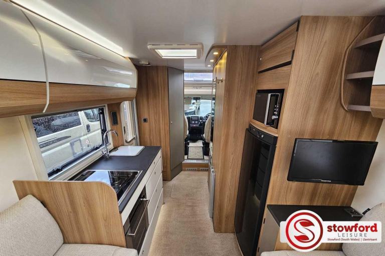 2 Berth, 2 seatbelts, Rear Lounge