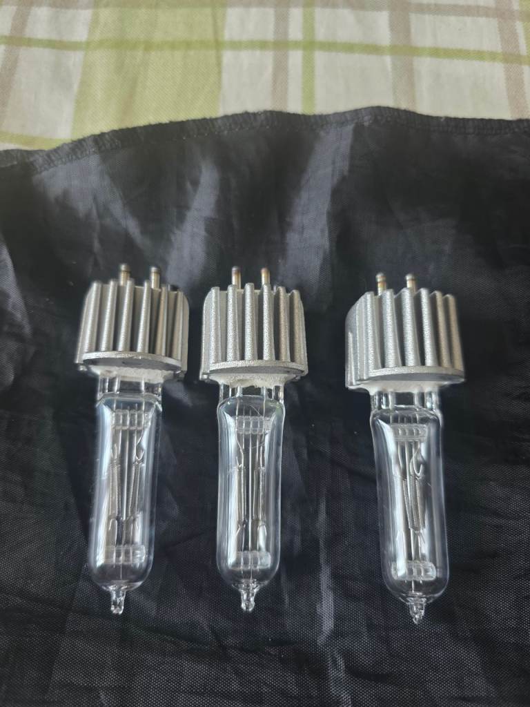 GE Showbiz HPL750 Halogen Lamps (3 Pack) – New, Unused