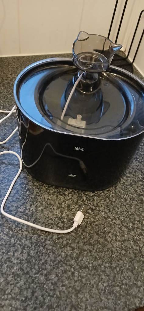 Water feeder fountain 