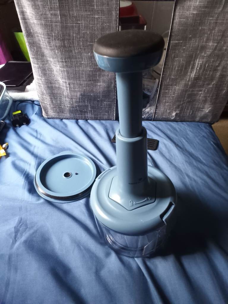 Manual Food Chopper/Processor - Blue, Good Condition