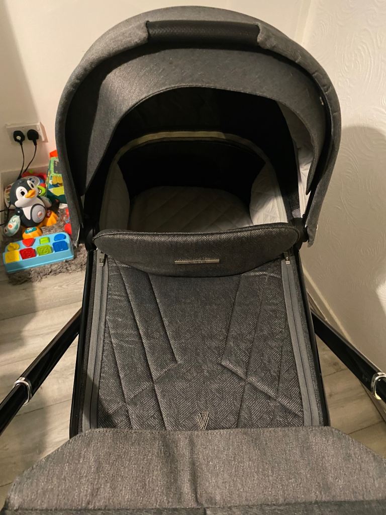 Venicci travel system 