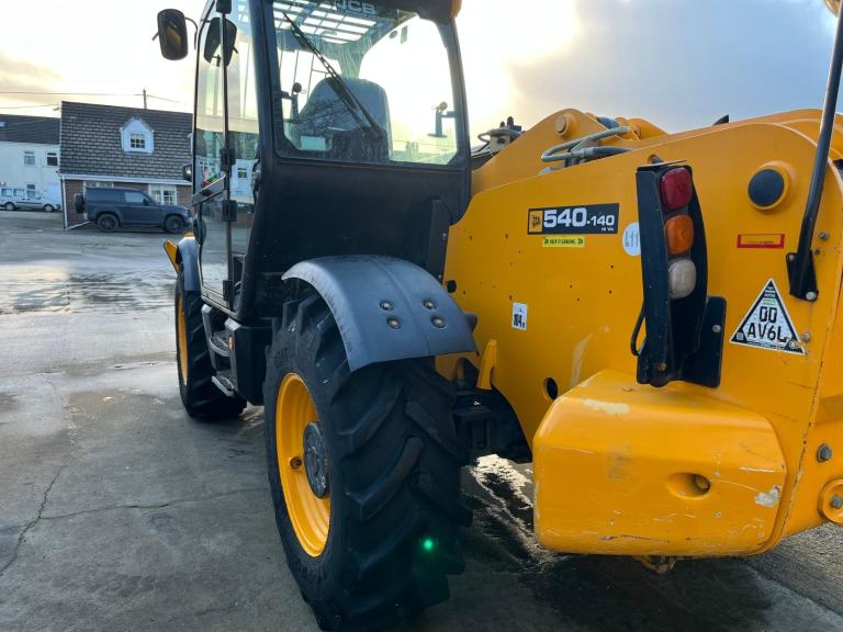 219 JCB 540V140 hi viz telly handler 14 meter with air conditioning 
