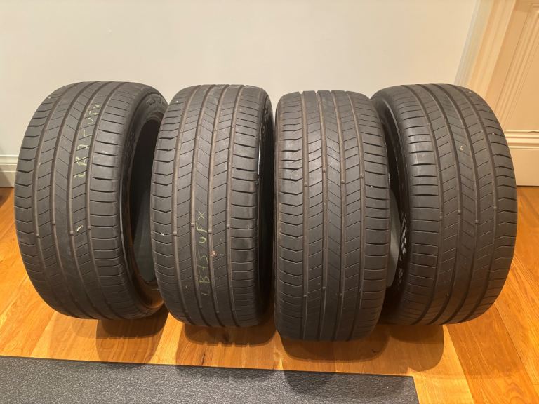 4 virtually new Kumho 255/45 R20 105V tyres