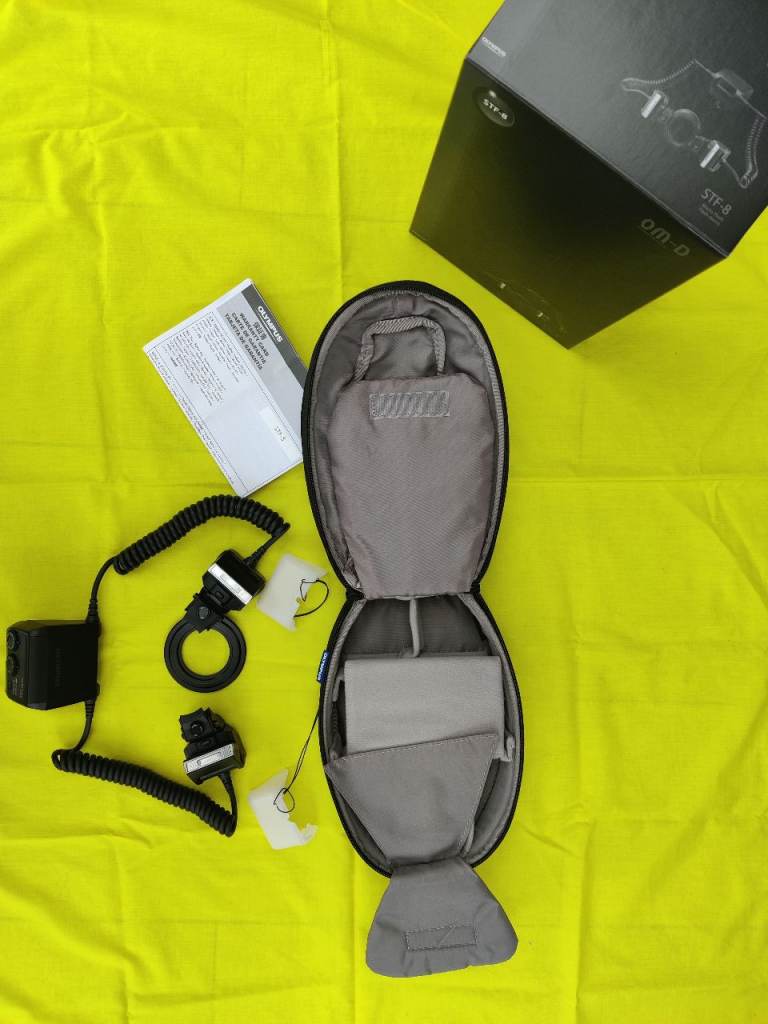 STF-8 Twin Flash with storage case