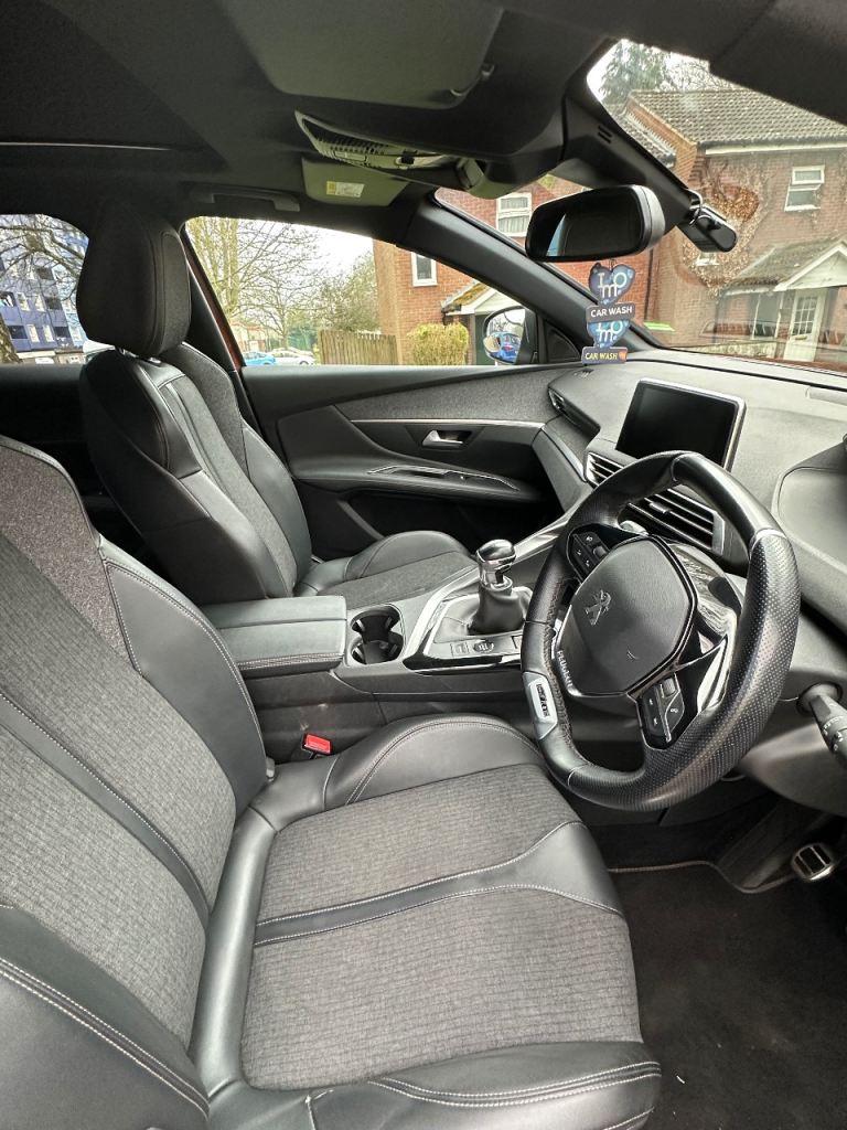 Peugeot, 3008, Hatchback, 2019, Manual, 1199 (cc), 5 doors