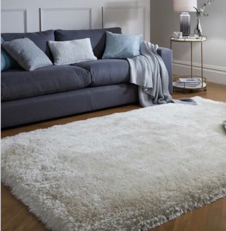 Dunelm shaggy ivory rug 4ft by 5.5ft