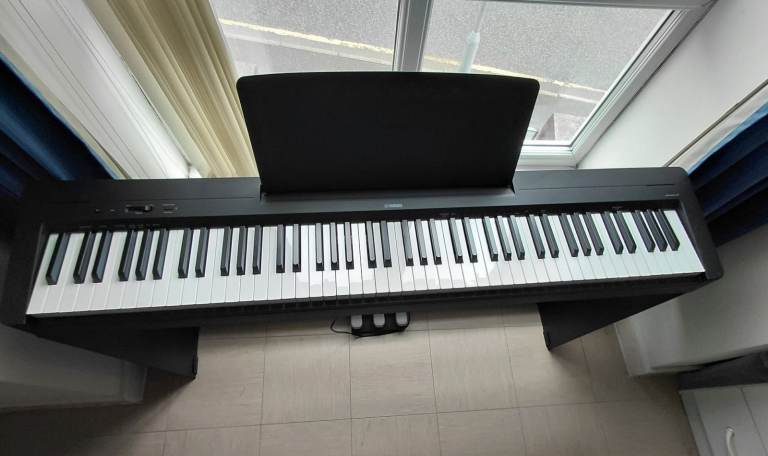 Yamaha P-145BT Digital Piano