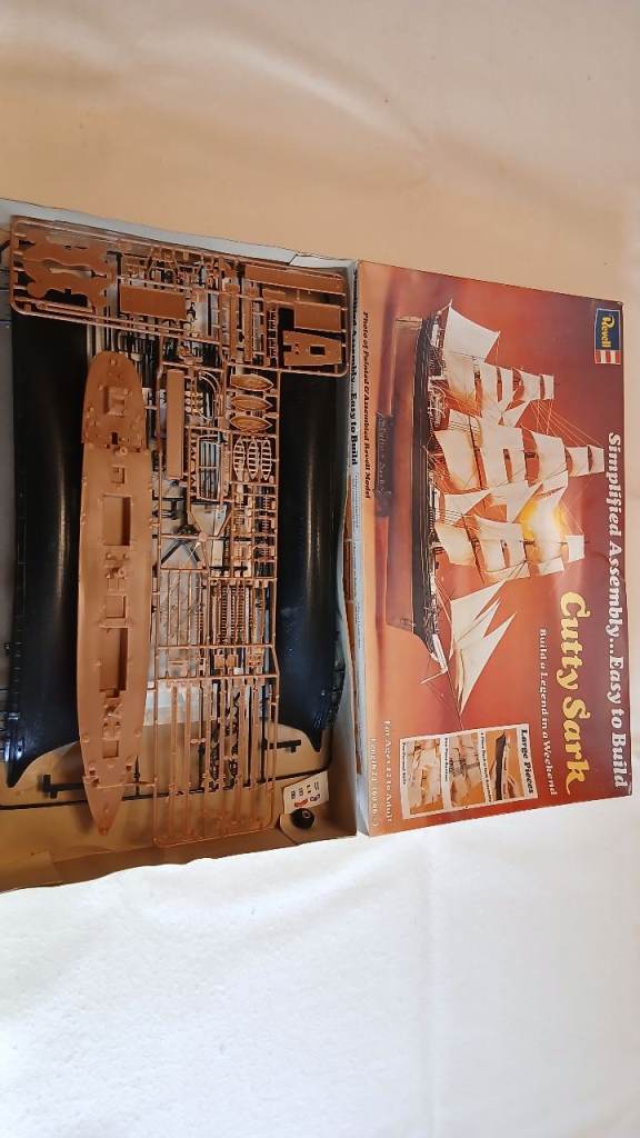 Revell "Simplified Assembly" Cutty Sark model kit (Scale 1:220) vintage