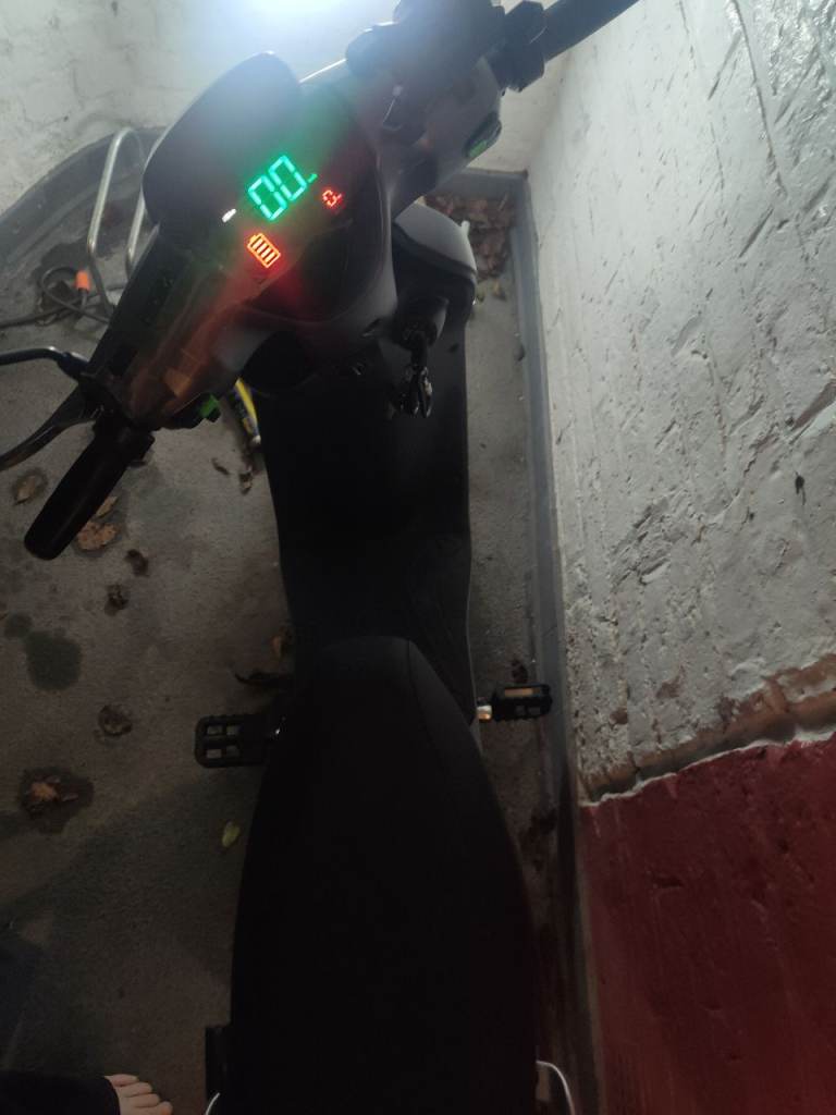 PEDAL ASSIST MOPED
