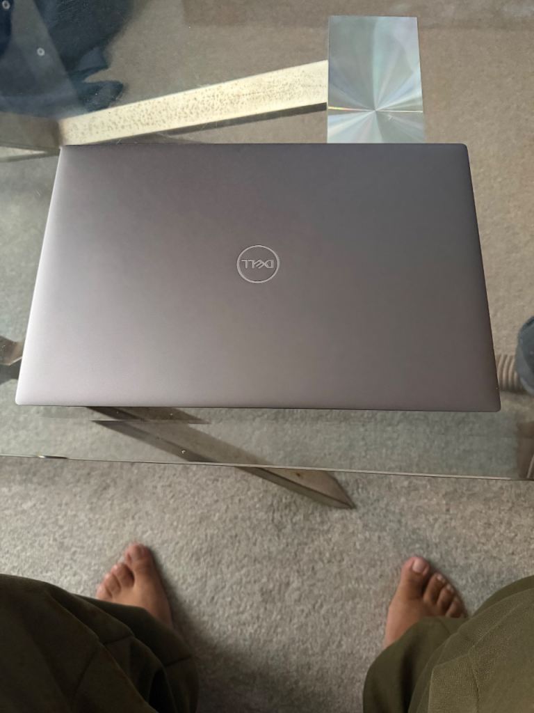 Dell Precision 5490 Laptop - Intel Core Ultra 7, 32GB RAM