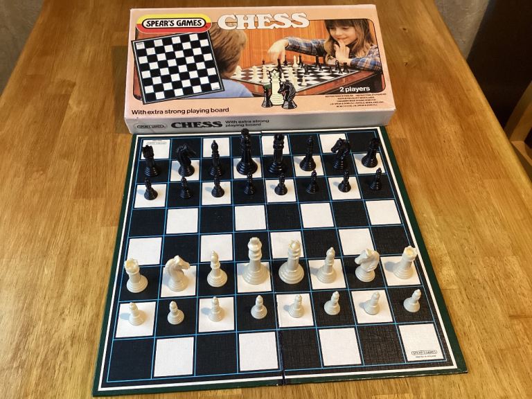 Vintage Chess Set 1983 Spears Games Kings Height 6.75cm Chessboard 35x35cm 