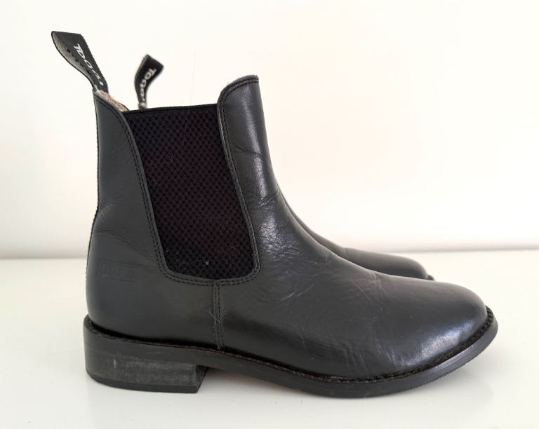 Toggi jodhpur boots, black, SIZE 4, pull-on