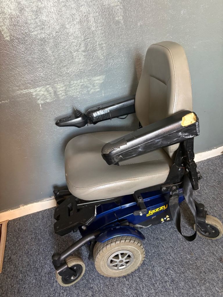 Jazzy select electric chair 