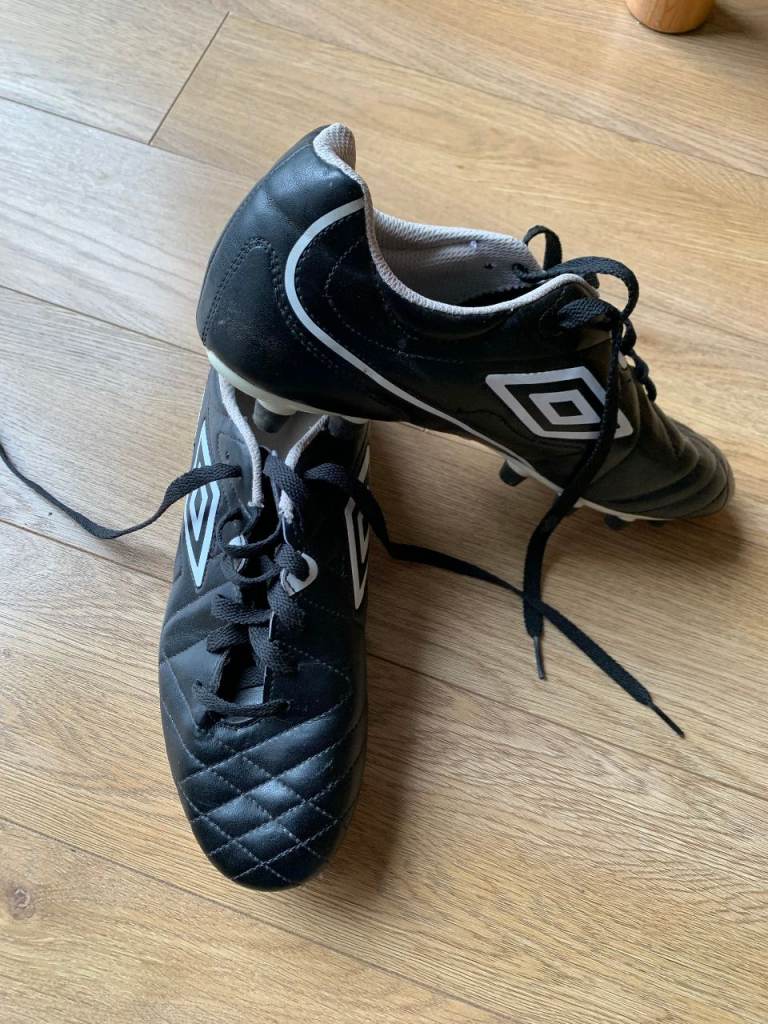 Umbro Speciali 4 Club football boots size 7.5 UK, 42 EU