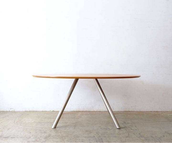 Can Deliver - Vintage Stylish Dining Table