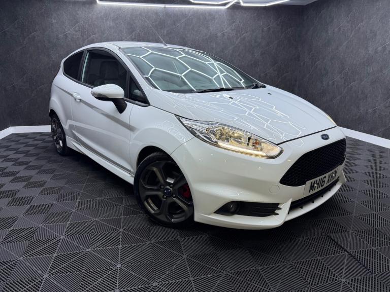 2016 Ford Fiesta 1.6 EcoBoost ST-2 3dr HATCHBACK Petrol Manual