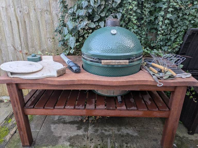 BIG GREEN EGG XL with table and accessories £3700 new