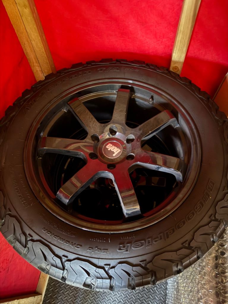 20” Bola alloys with BF Goodrich AT K02 tyres