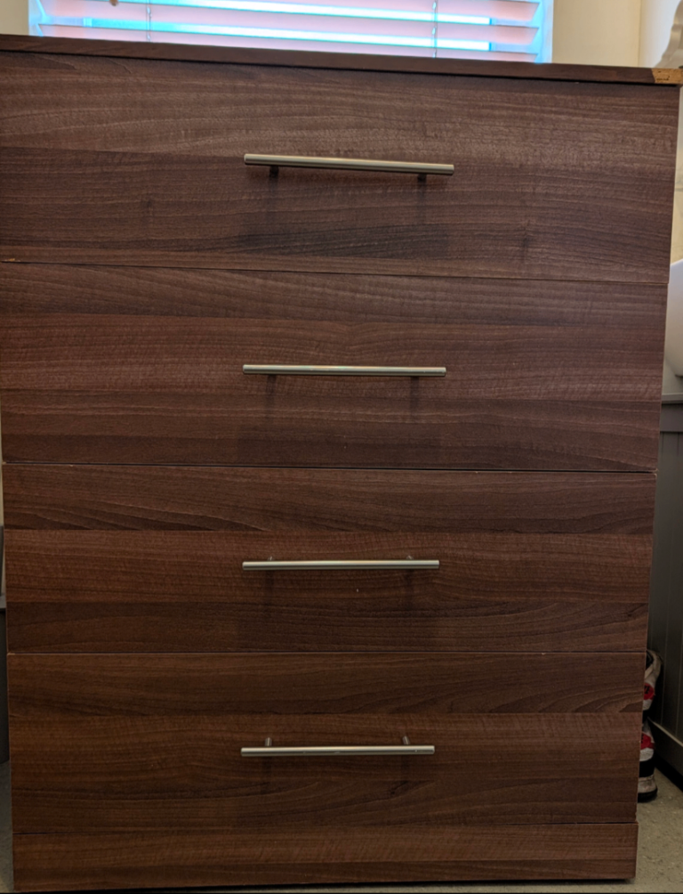 Chest of drawers
