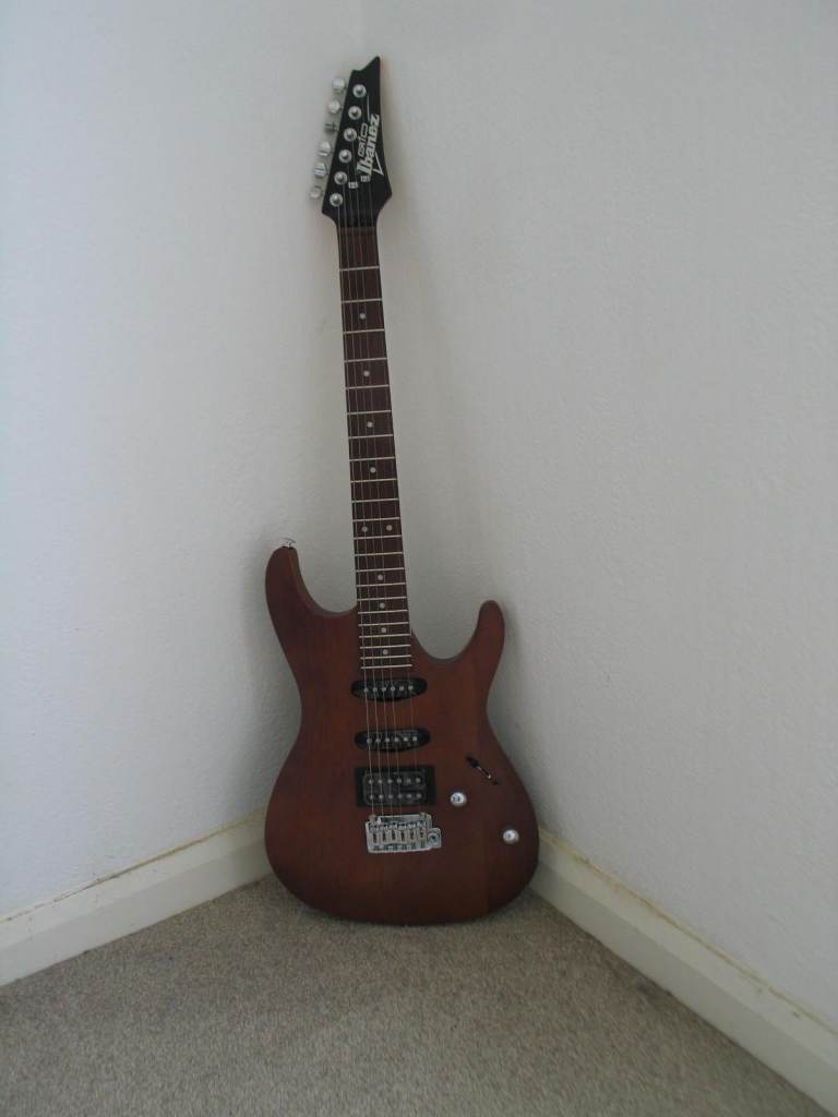BRAND NEW IBANEZ G10 ELECTRIC GUITAR AND CASE