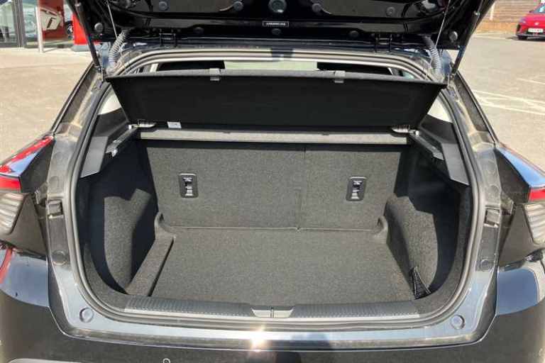 2025 MG MG4 49kWh SE Hatchback 5dr Electric Auto (170 ps) Hatchback Electric Automatic