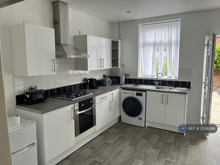 2 bedroom house in Coalshaw Green Road, Oldham, OL9 (2 bed) (#2536349)