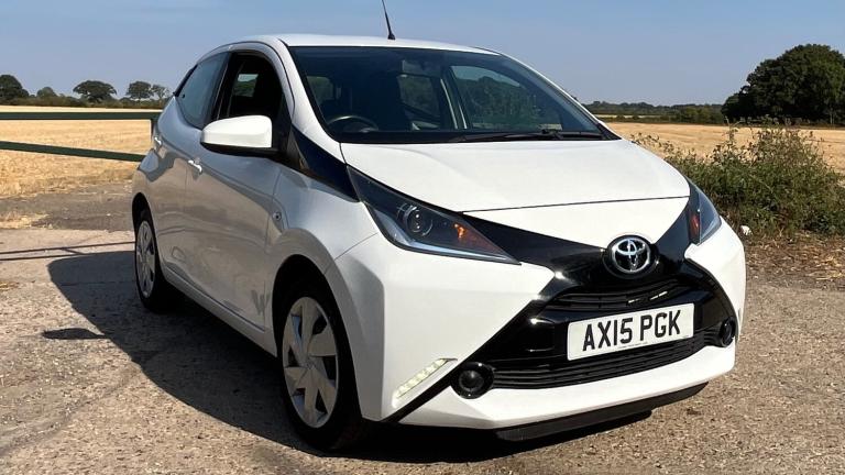 2015 Toyota AYGO 1.0 VVT-i X-Play 5dr HATCHBACK Petrol Manual