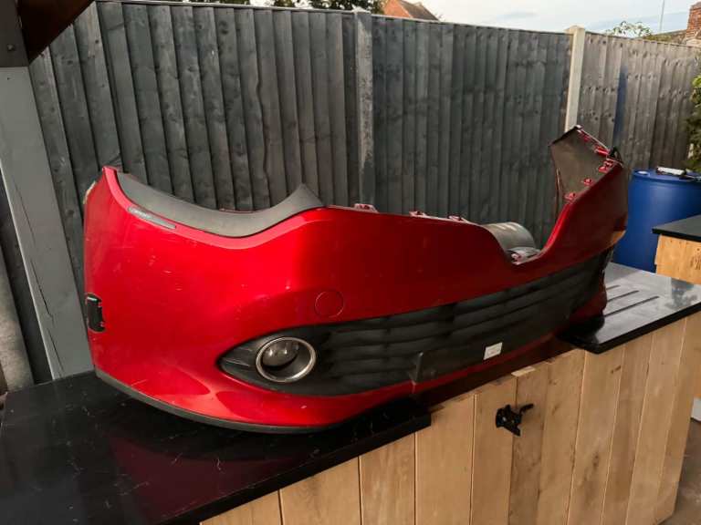Renault Clio MK4 Front Bumper (Red) - Good Clips