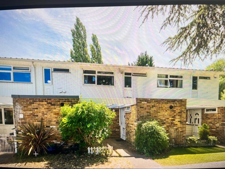 Shepperton Creekside Townhouse 