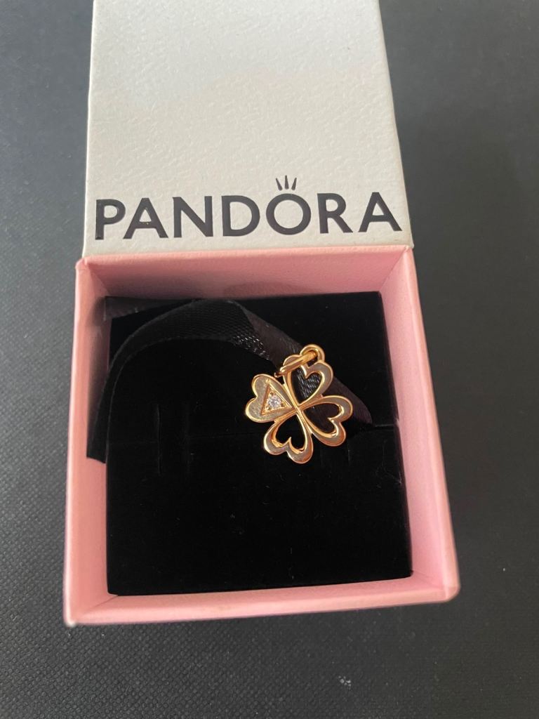 Pandora Gold Clover Charm with Diamonds – As Good As New