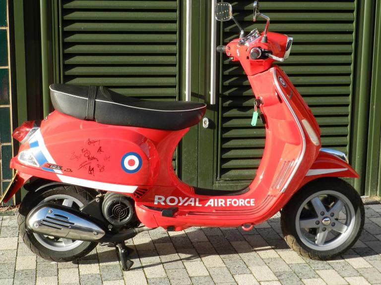 Piaggio Vespa S 125 Red Arrows Special Edition