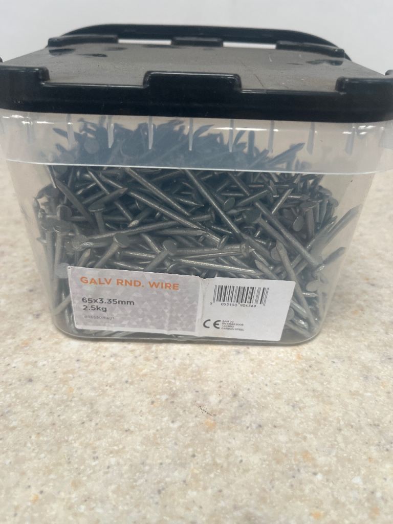 New Box of Galvanised Round Wire Nails 65x3.35mm, 2.5kg