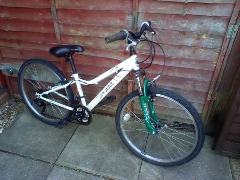 Apollo vivid ladies or girls mountain bike used
