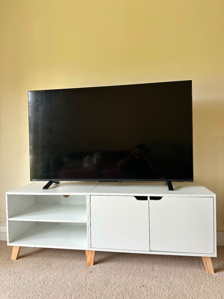 Modern White TV Console Unit – Excellent Condition