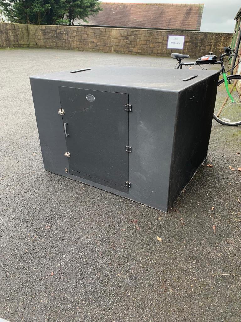 Falconry/Animal transport crate 
