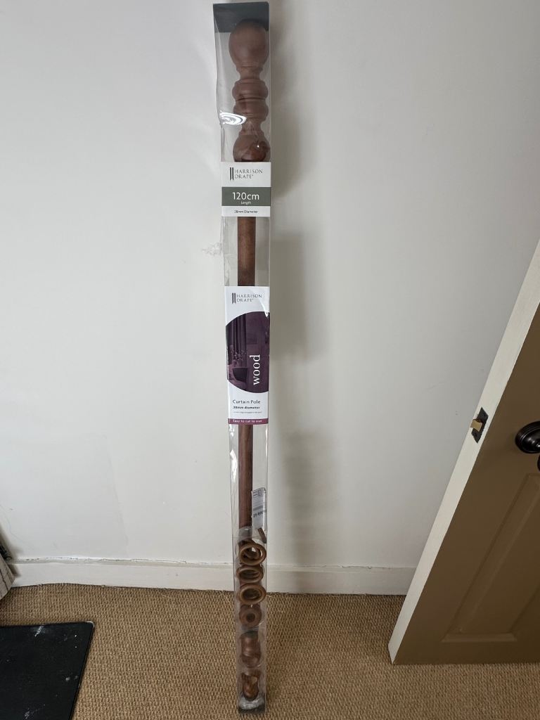 Wood curtain pole 