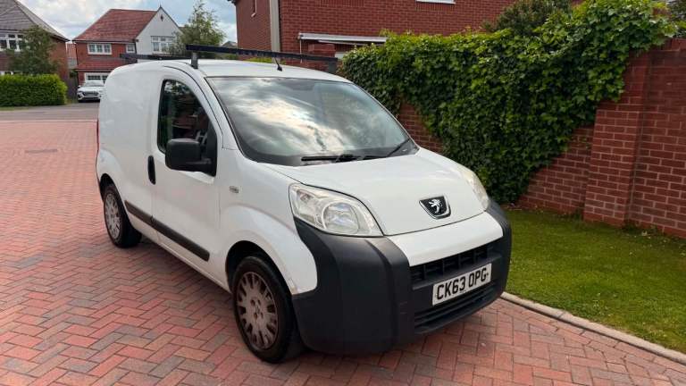 Peugeout Bipper Van