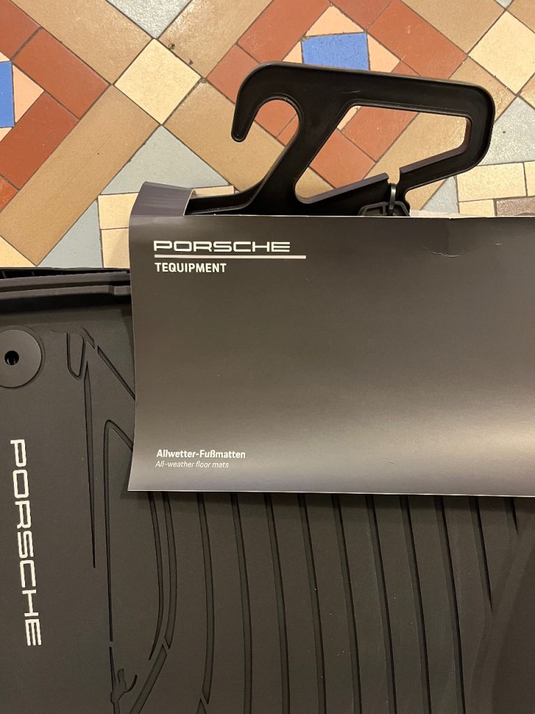 Brand New Genuine Porsche Macan All-Weather Rubber Floor Mats – Black