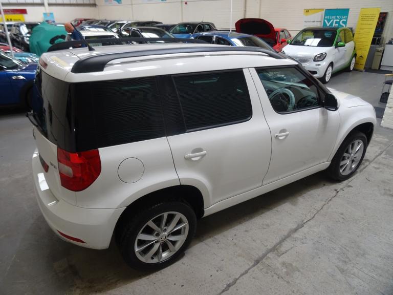2015 Skoda Yeti 1.2 TSI 110 SE 5dr **ULTRA LOW MILEAGE*ONLY 9000 MILES FROM NEW** HATCHBACK Petro...