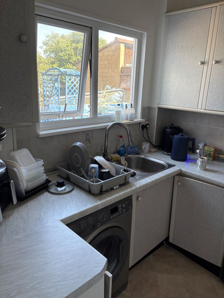 Kitchen sink
