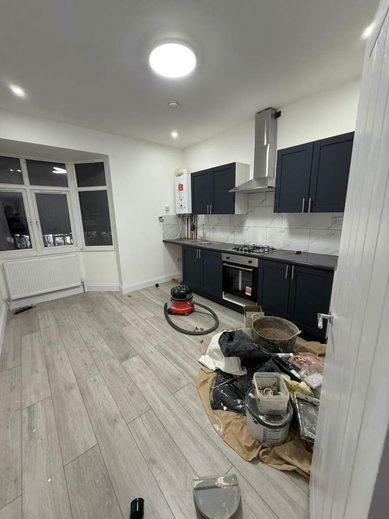 2 bedroom flat available to rent ASAP