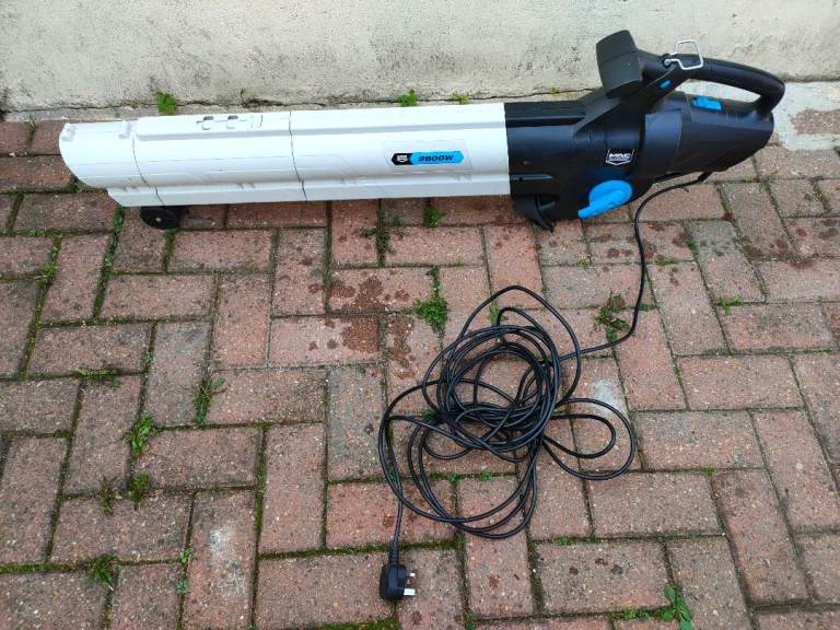 MAC Allister 2800W Leaf Blower and Vacuum
