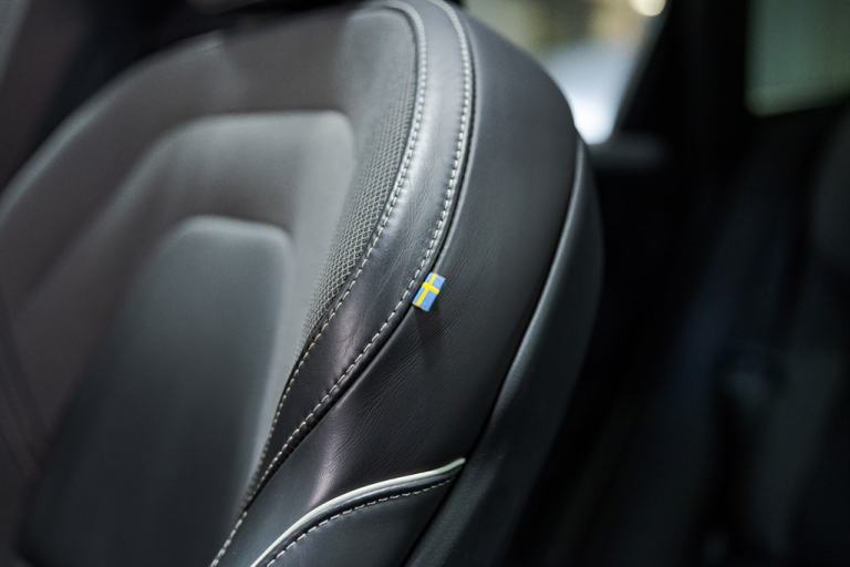 2022 Volvo XC60 2.0 B4D R DESIGN Pro 5dr AWD Geartronic ESTATE DIESEL Automatic