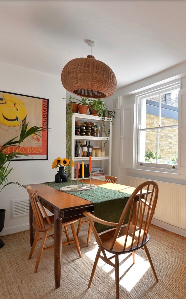 Mid century expandable dining table 6-8 people