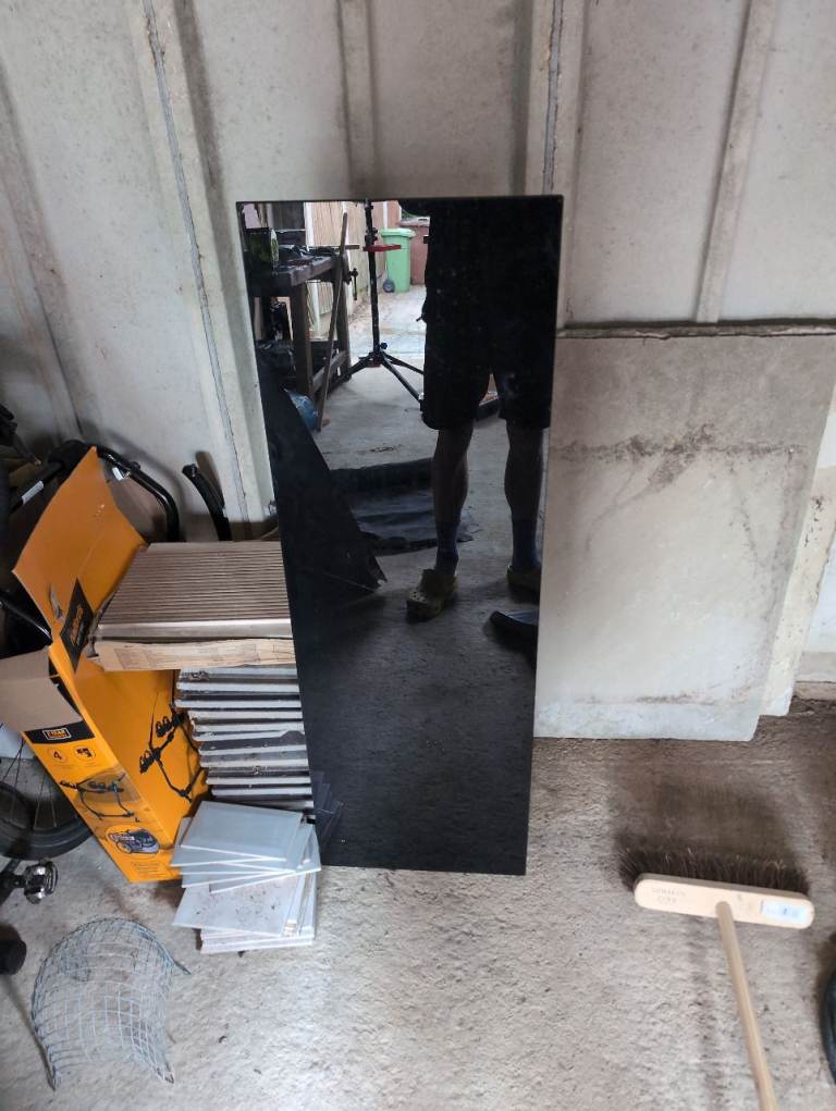 2 glass panels for TV stand 