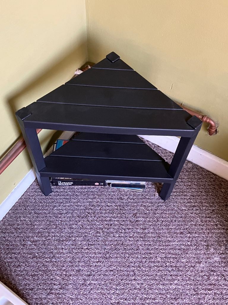 Tv stand for small TV’s 
