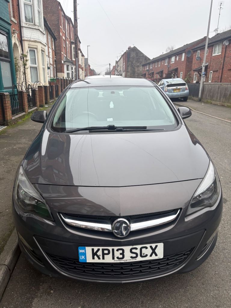 Vauxhall, ASTRA, Hatchback, 2013, Manual,5 doors